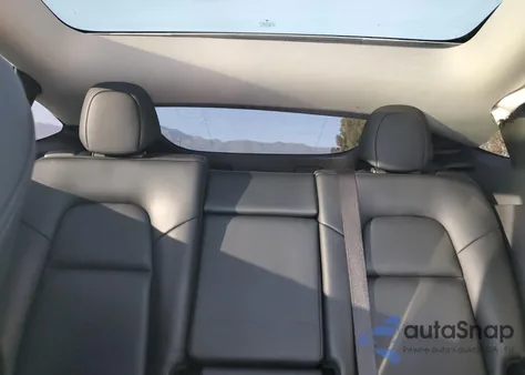 2021 Tesla Model Y z USA, uszkodzony, nr VIN 5YJYGDEE1MF090728